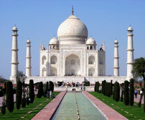 Taj Mahal in 2004